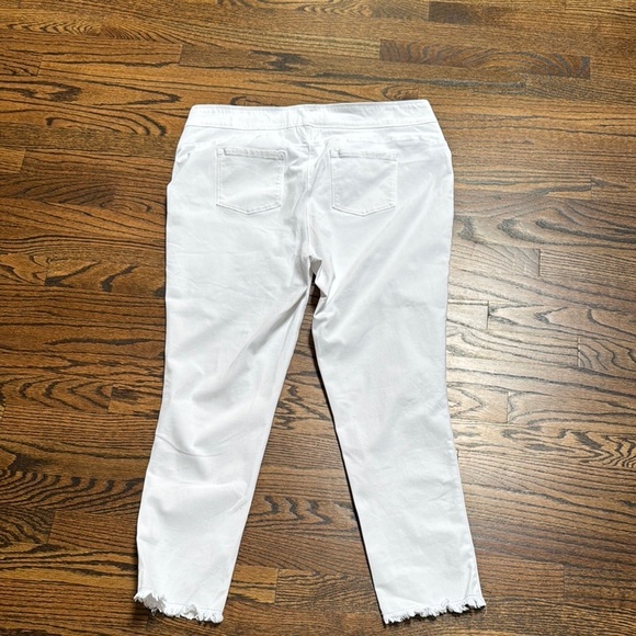 White Ultra Demin Ankle Cropped Jeans with Raw Hem Size XL - Picture 5 of 6